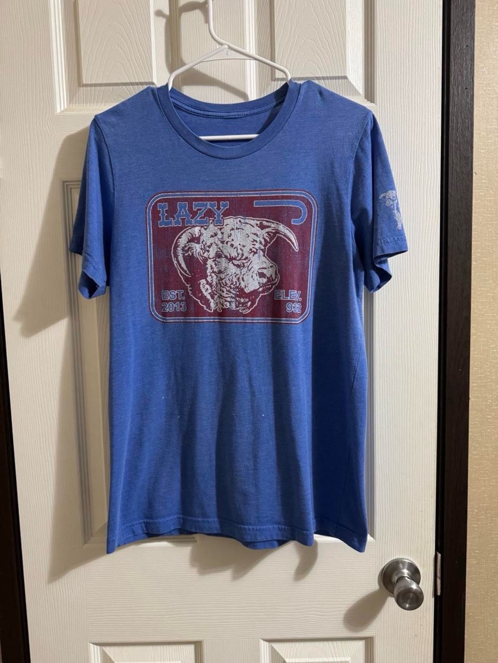 Women’s lazy j t shirt size medium